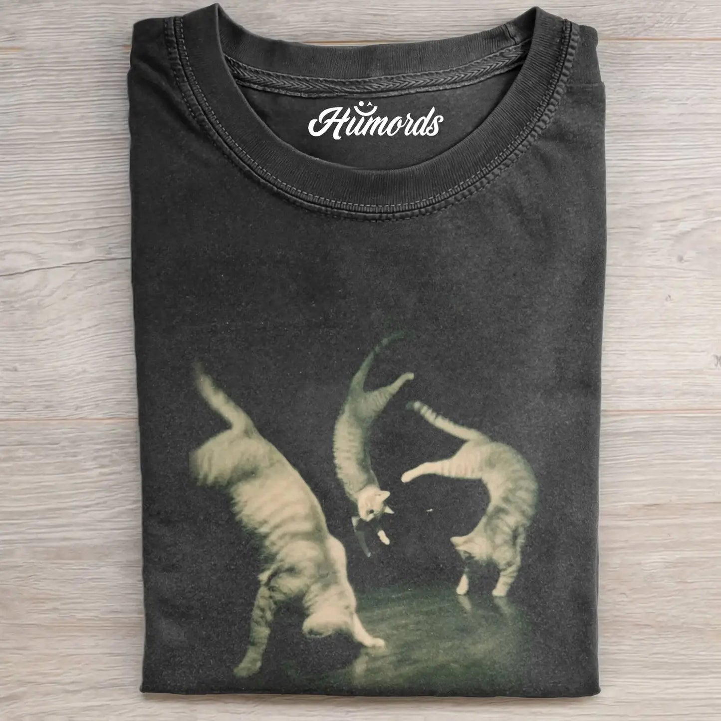 THREE CATS DANCING IN A RETRO STYLE T-SHIRT