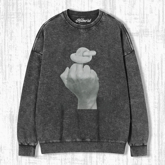 KNOTTED MIDDLE FINGER T-SHIRT