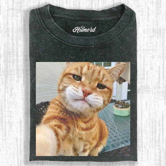 A cat selfie TEE