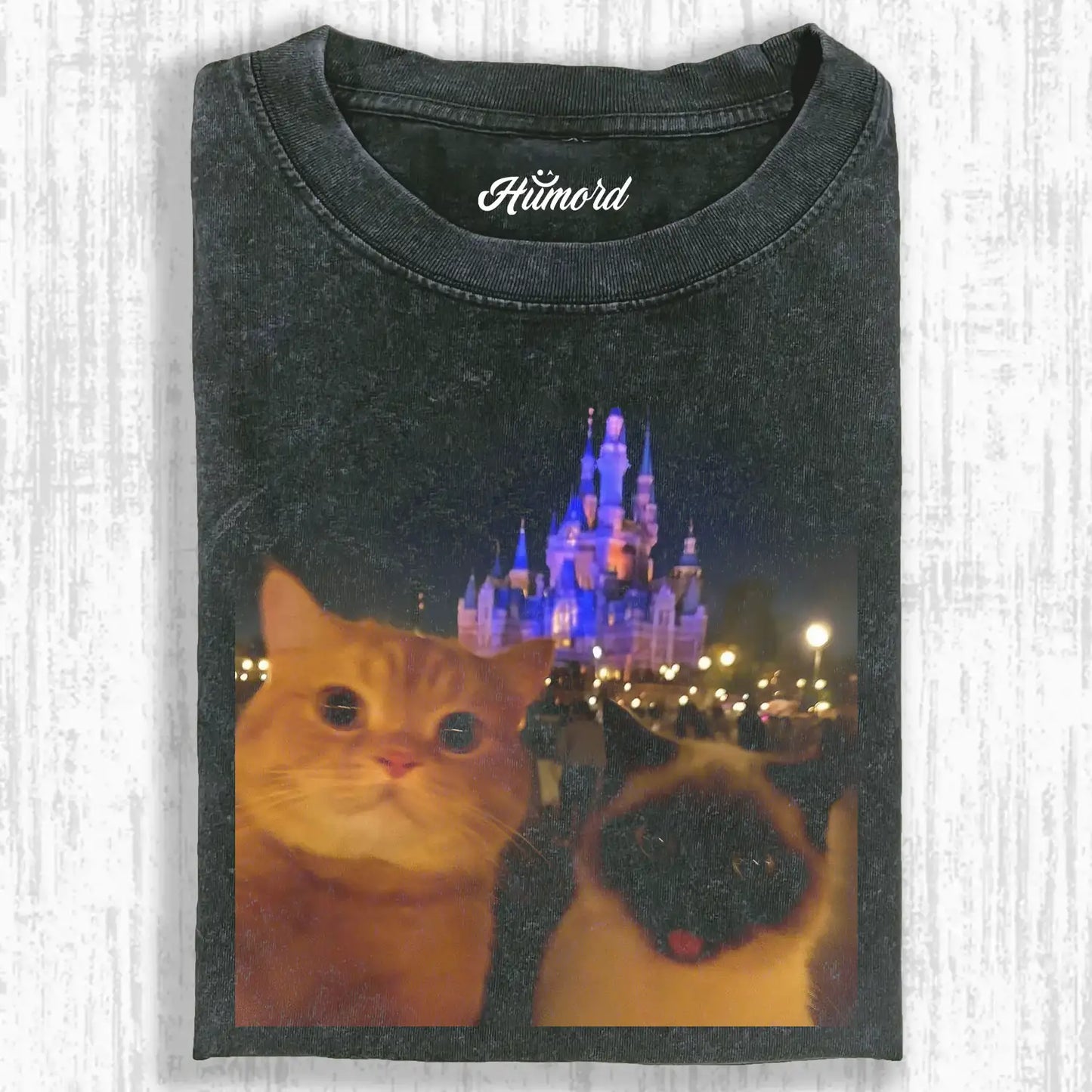 CAT TAKING SELFIE V3 TEE