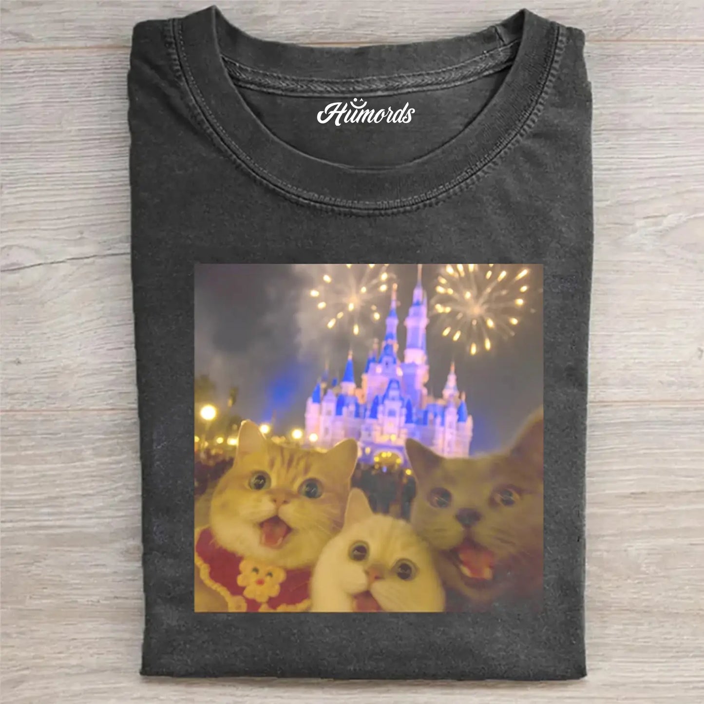 Cat Taking Selfie Funny T-Shirt