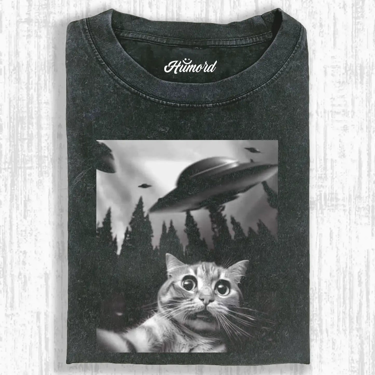 Cat encounters UFO Tee