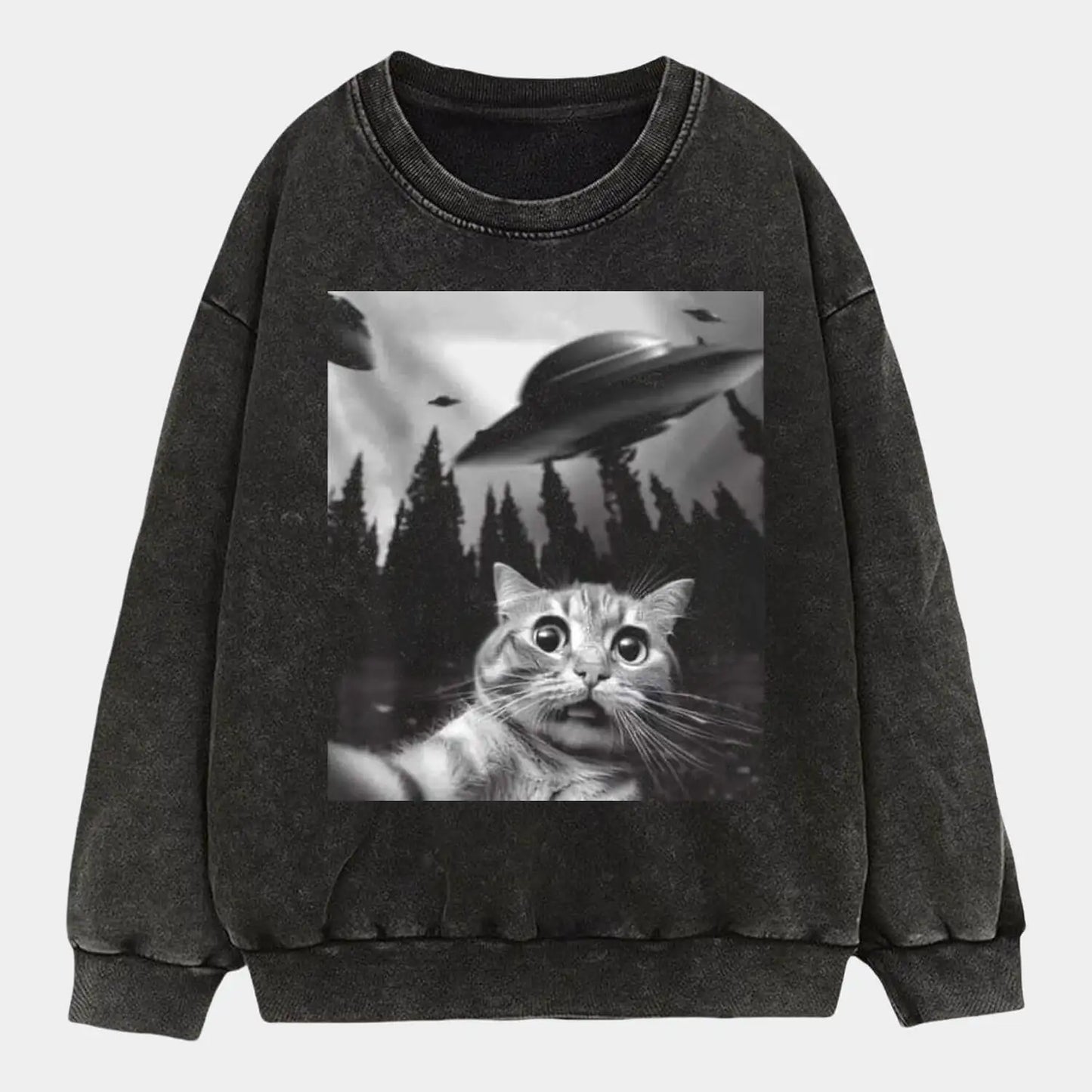 Cat encounters UFO Tee