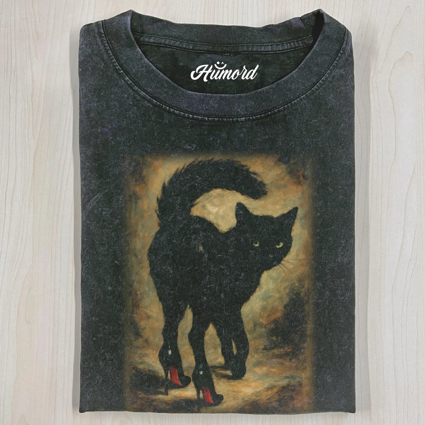 ELEGANT BLACK CAT T-SHIRT