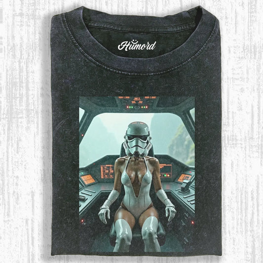FEMALE SOLDIER IN THE COCKPIT OF A BATTLESHIP T-SHIRT