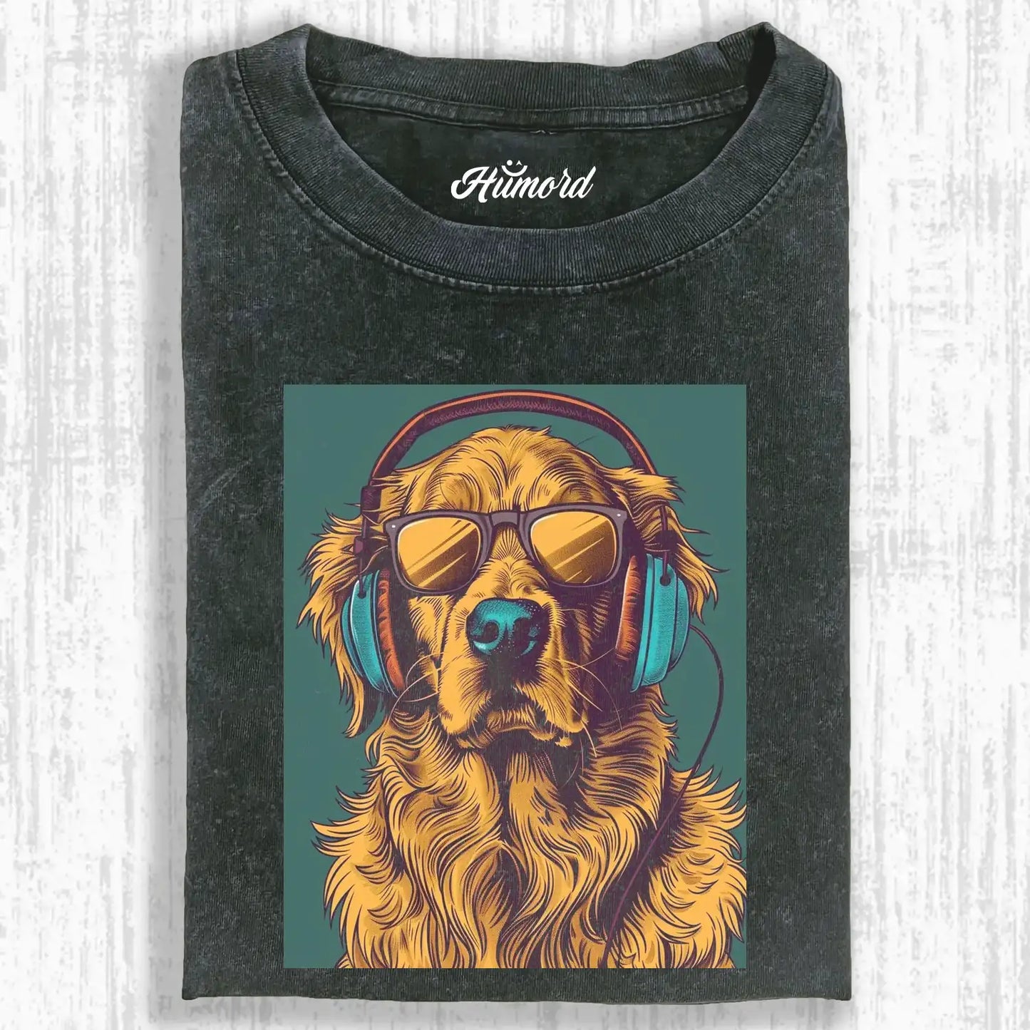 GOLDEN RETRIEVER ENJOYING MUSIC TEE