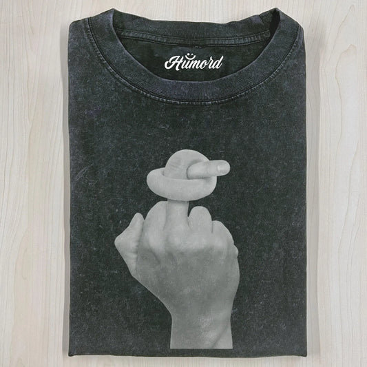 KNOTTED MIDDLE FINGER T-SHIRT