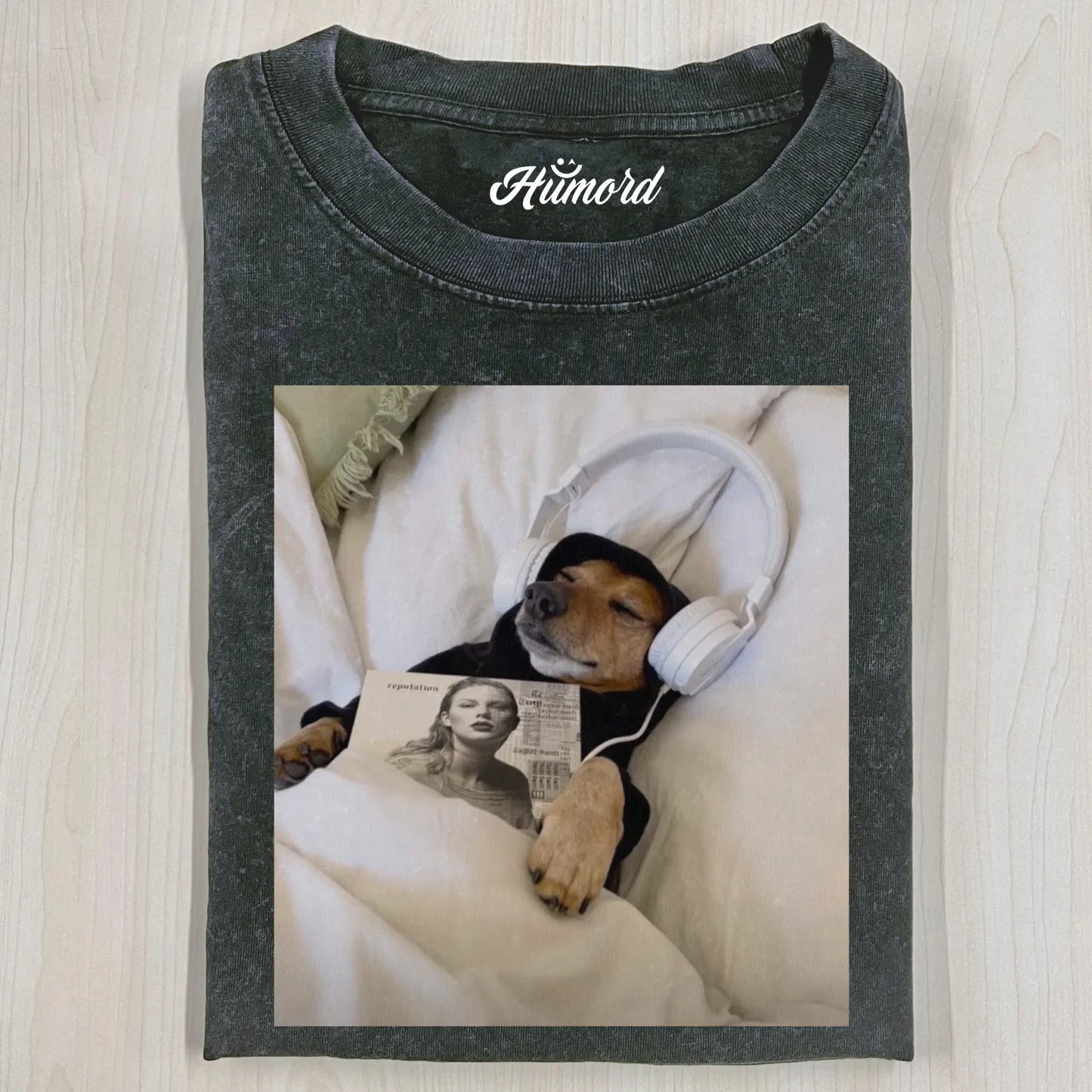 LISTENING DOG T-SHIRT