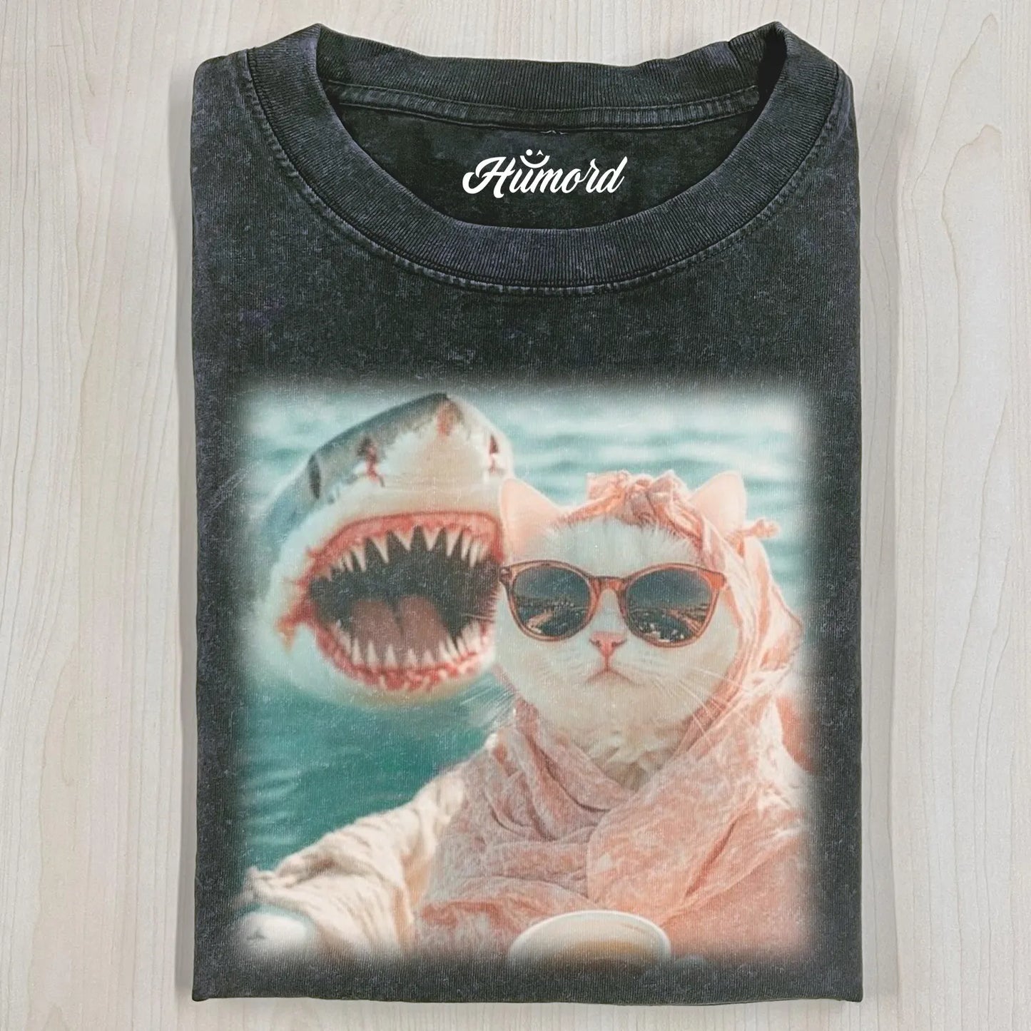 SHARK AND CALM CAT T-SHIRT